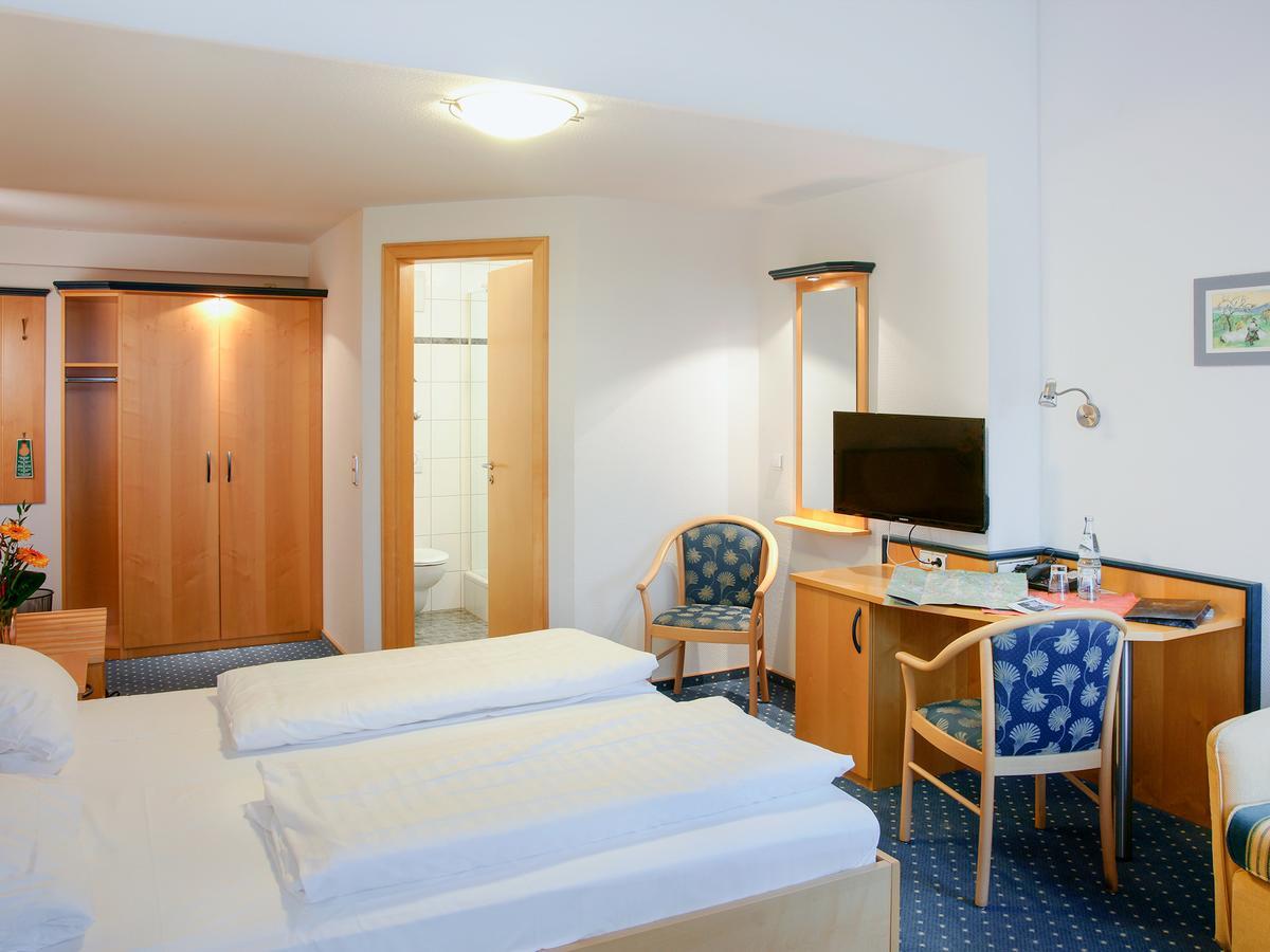 Hotel Gasthof Zum Biber Motten エクステリア 写真