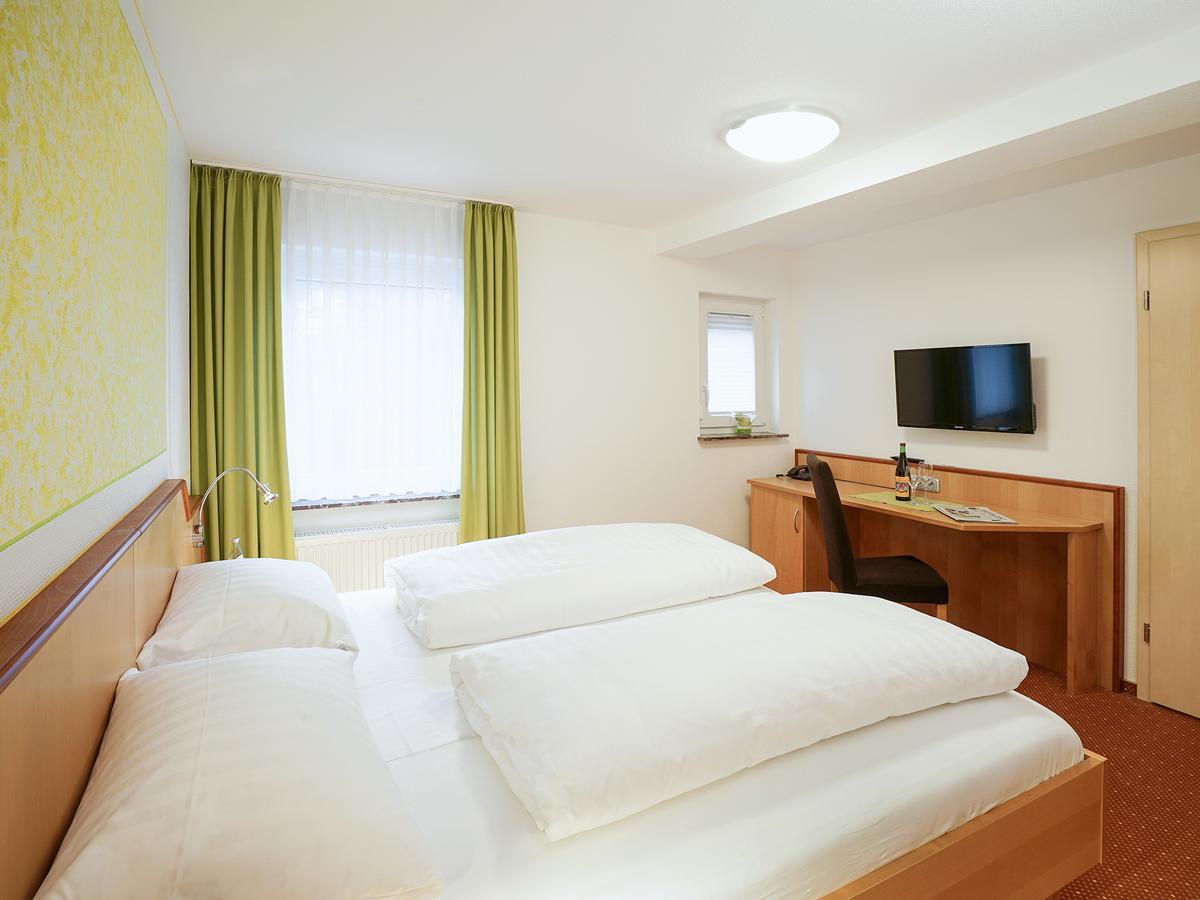 Hotel Gasthof Zum Biber Motten エクステリア 写真