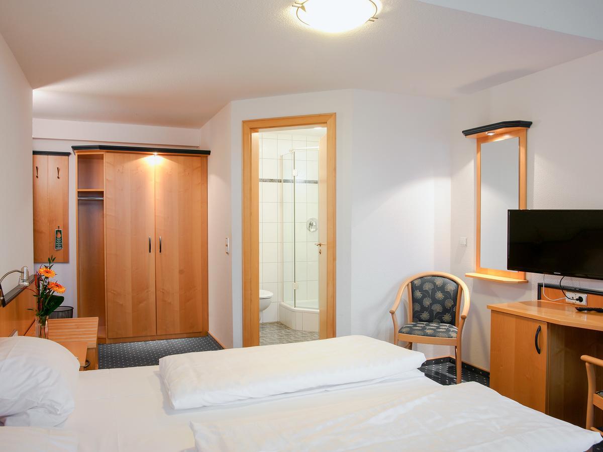 Hotel Gasthof Zum Biber Motten エクステリア 写真