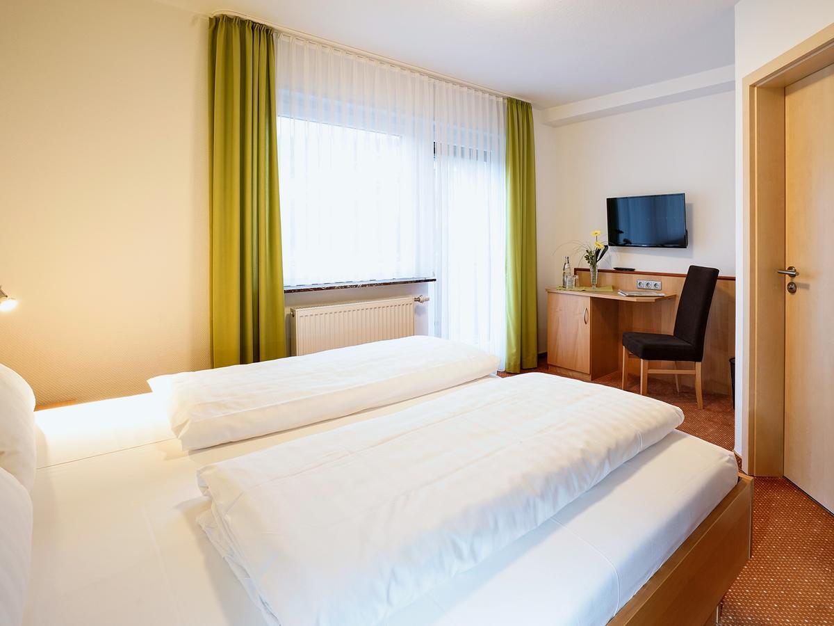 Hotel Gasthof Zum Biber Motten エクステリア 写真