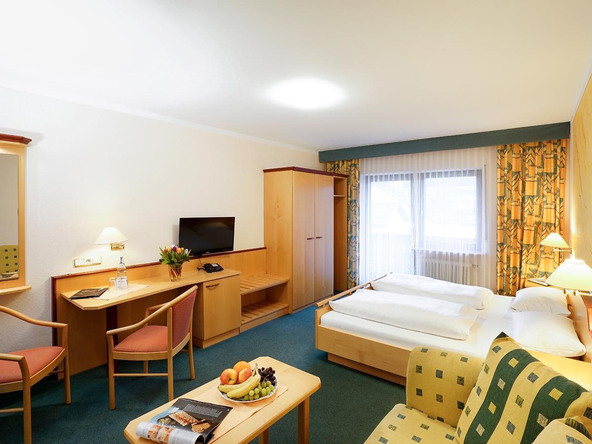Hotel Gasthof Zum Biber Motten エクステリア 写真
