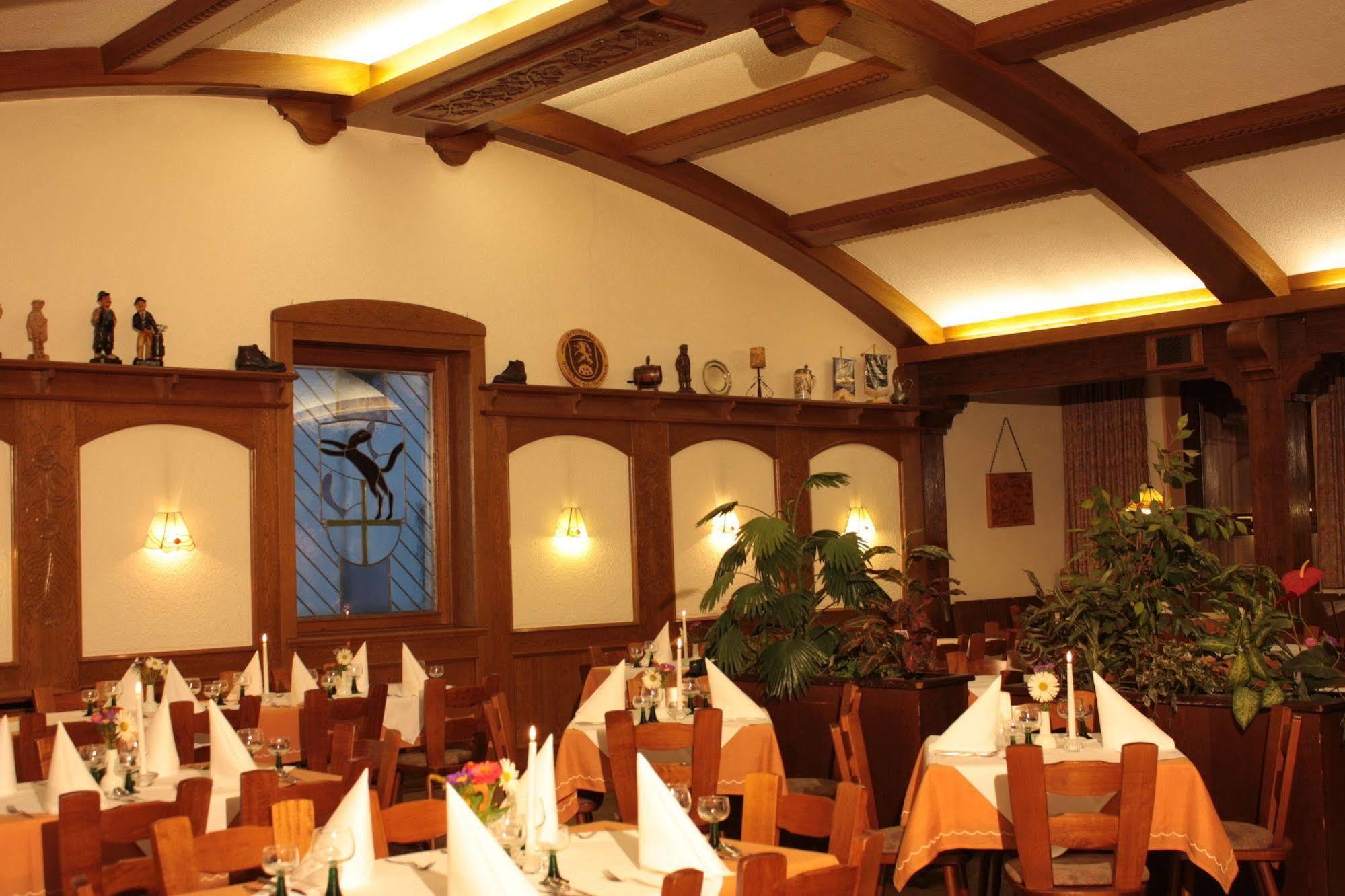 Hotel Gasthof Zum Biber Motten エクステリア 写真