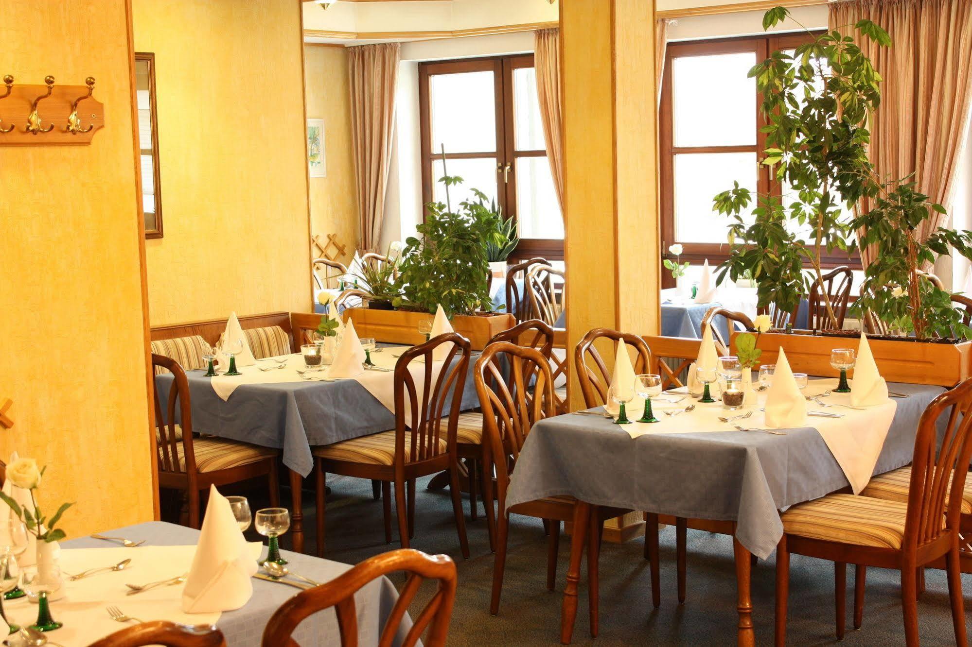 Hotel Gasthof Zum Biber Motten エクステリア 写真