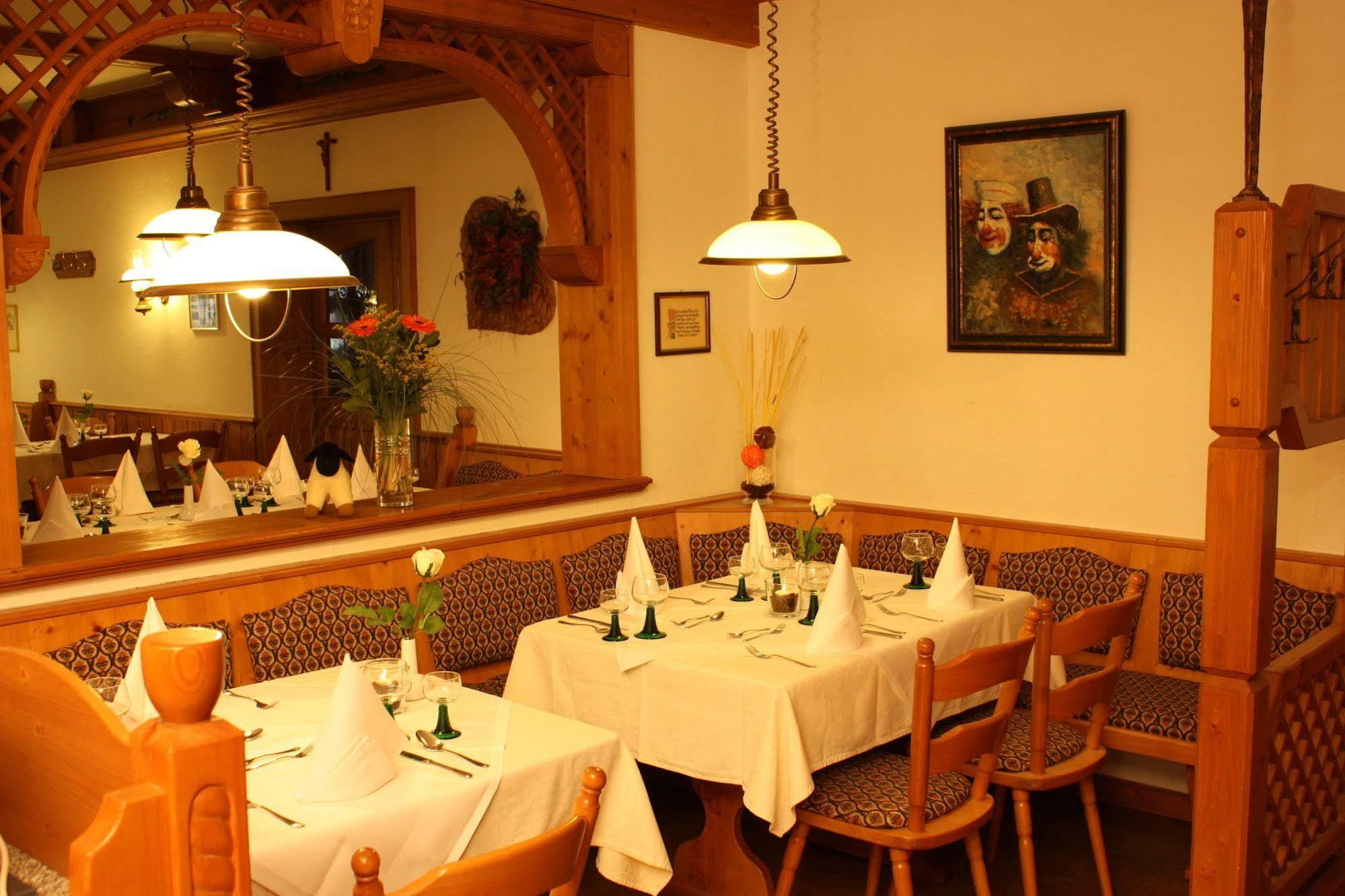 Hotel Gasthof Zum Biber Motten エクステリア 写真