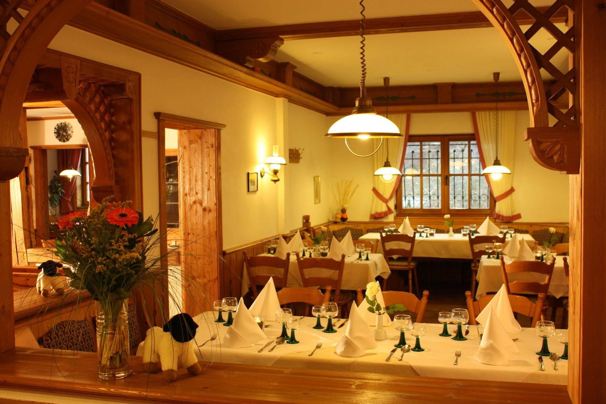 Hotel Gasthof Zum Biber Motten エクステリア 写真