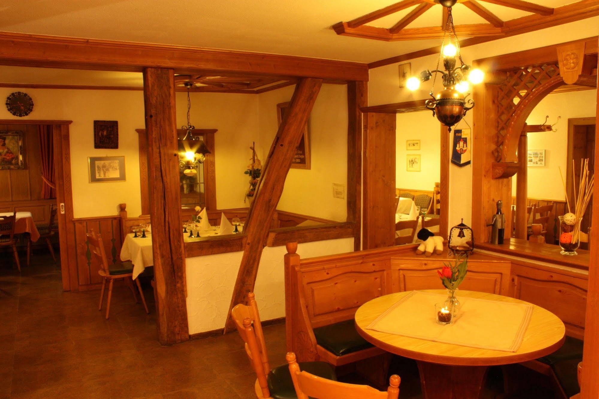 Hotel Gasthof Zum Biber Motten エクステリア 写真